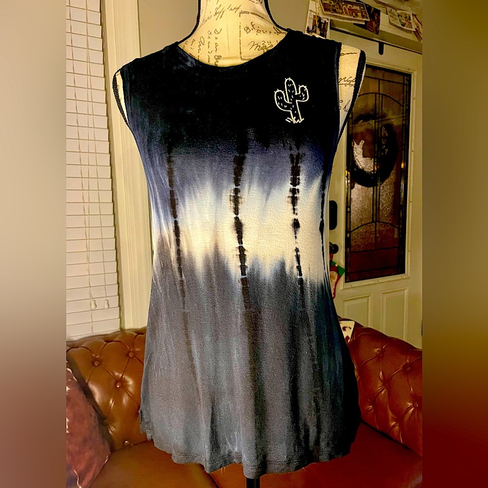 Zoe + Liv Sleeveless Tie-Dye Cactus Tank (Blue, White, Black, Gray)—XS